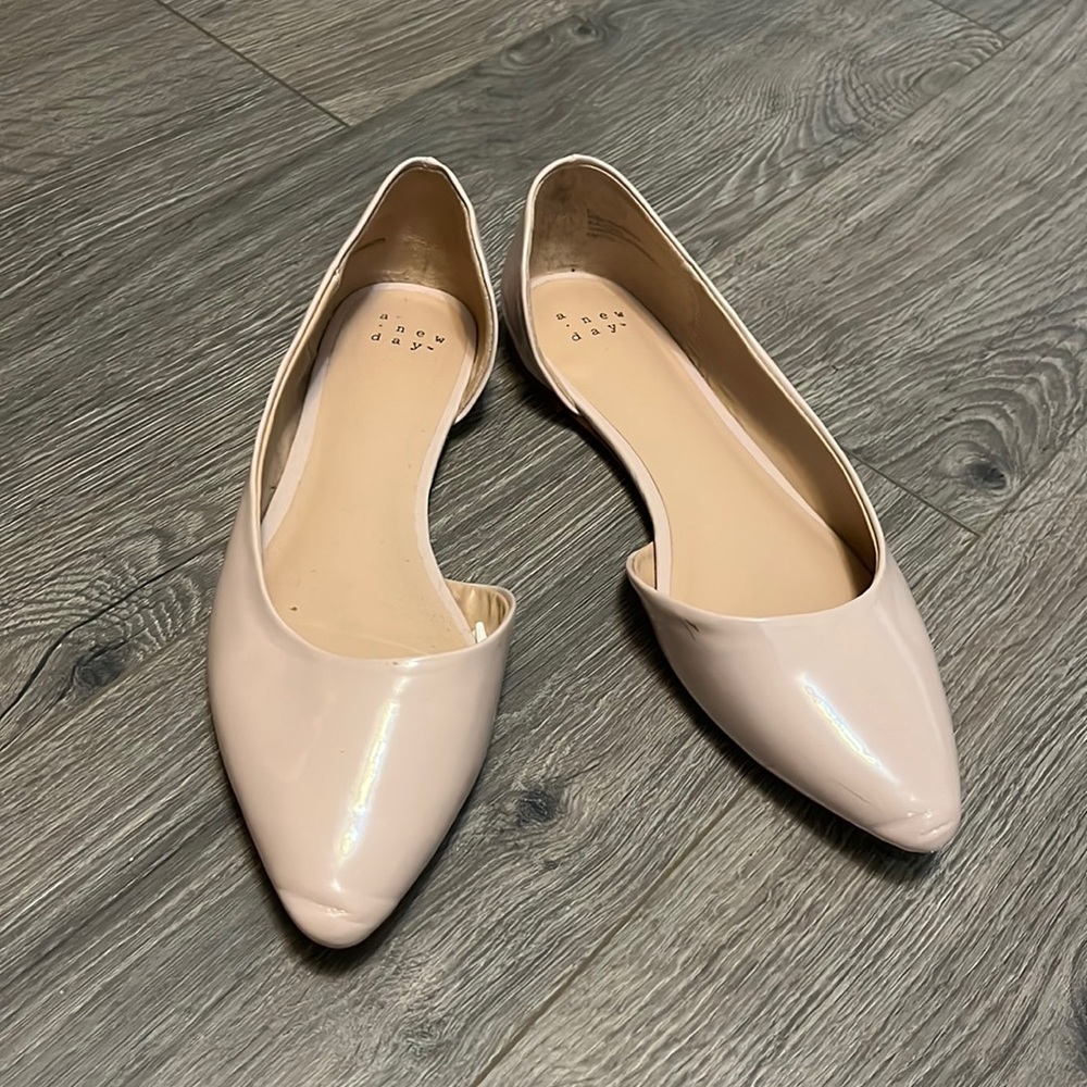 Nude flats